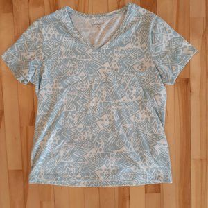 L.L. Bean Signature T Shirt Blue and White Medium